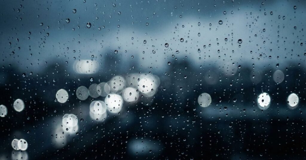 「彼女いる?」に笑顔で嘘をつく：10年連れ添っても人前で手を繋げない同性カップルの現実